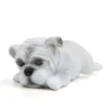 Suesse schlafende Bulldogge Harz Figur, ideal fuer Auto Armaturenbrett Dekoration und Tischdeko. - Mit Klebepunkt / Liegende Weiße Englische Bulldogge