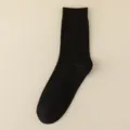 Chaussettes mi-hautes côtelées noires pour hommes, respirantes et confortables au quotidien. - Taille unique / Noir