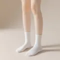 Weisse Wadenstruempfe fuer Damen, schlichtes einfarbiges Rippdesign Alltag bequeme Variante - Einheitsgröße / Weiße Socken mittlerer Länge 18 cm