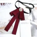 Μπορντό κορδέλα παπιγιόν με καρφίτσα από πέρλες στραζ για γυναίκες, στυλ preppy. - Στυλ με 6 Μαργαριτάρια / Kokκινο με Μπλε Άκρο