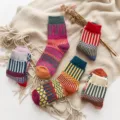 Damen Winter dicke Wollsocken ethnischer Stil bunte geometrische warme kuschelige Socken Variante - Damen Doppel Vertikale Streifen