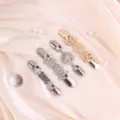 Clip per cardigan vintage con strass, eleganti pinze in metallo per scialli e maglioni. - Elementi Assortiti