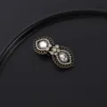 Vintage strass μεταλλικό κλιπ ζακέτας ρετρό σάλι γιακάς γυναικείο αξεσουάρ μόδας - 55mm / Αντίκ Μπρούτζος