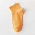 Comfortable solid color ankle socks for women, breathable cotton, ideal for summer. - One Size / Orange