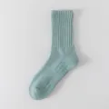 Calcetines deportivos verdes para hombre con puño acanalado y suela antideslizante. - Talla única / Altas / Verde