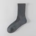 Calcetines de canalé gris oscuro para hombre, calcetines deportivos de algodón muy cómodos. - Talla única / Altas / Gris oscuro