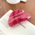 Glänzende Acryl Halbkreis Haarklammer, stilvolles durchsichtiges Haaraccessoire für Damen. - Rot