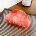Acryl Haarklammer in rosa marmoriertem Design, stilvolles Haaraccessoire für Damen und Frauen. - Wassermelonenrot