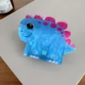 Blau-rosa Dinosaurier Haarklammer, süße Acryl Haarkralle für Damen und Mädchen im Alltag. - Stegosaurus 8,3 cm / Jianyun