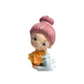Süße Harz Gartenarbeit Mädchen Figur Magnet, rosa Haare gelbe Blumen Handyhülle DIY Dekoration. - Rosa Mädchen mit Blumen / Kühlschrankmagnet Mit Magnet