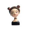 Kreatives niedliches Mädchen magnetischer Kühlschrankaufkleber Kunstharz Deko Handwerkskunst - Mädchen mit schwarzen Haaren und schwarzem Outfit / Kühlschrankmagnet Mit Magnet