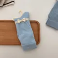 Calzini medi da donna azzurri a righe con fiocco, stile estivo sottile e traspirante. - Taglia unica (senza fiocco) / Blu Etereo