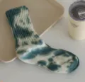 Tie-dye mid-calf crew socks, green and white retro street style casual socks for unisex. - One Size / Wandering Mountain Valley