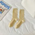 Calzini medi da donna a righe verticali in tinta unita traspiranti di colore giallo chiaro - Taglia unica (senza fiocco) / Giallo Pallido