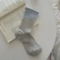 Chaussettes douces contrastées, haut à carreaux bleu clair et corps côtelé gris, look quotidien. - Taille unique / Bleu à Carreaux