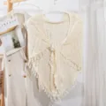 Vista detallada chal triangular borla punto calado mujer verano cárdigan beige estilo. - Blanco Roto
