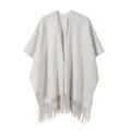 Détail châle blanc, texture douce, design élégant avec ourlet à franges pour look douillet. - Blanc