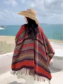 Böhmischer ethnischer Stil gestreifter Jacquard Quastenumhang Schal, ideal für Reisen und warm. - Rot
