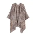 Vista detallada de poncho capa chal de punto para mujer con patrón geométrico retro diario. - Tostado