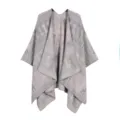 Damen Strick Schal Cape mit offenem Frontdesign, stilvolles geometrisches Muster, warm. - Hellgrau Grün