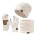 Winter warme 3-teilige Mütze Schal Touchscreen Handschuhe Set in Beige Plüsch gefüttert. - Quadratischer Leder-Patch Dreiteiliges Set / Weiß
