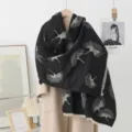 Damen Winter schwarz Ginkgoblatt Jacquard warme gemütliche Oversize Fransen Schal Tuch - Ginkgoblatt-Schwarz und Weiß
