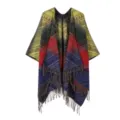 Ethischer Strick Fransen Poncho Umhang Schal mit lebendigem mehrfarbigem Farbverlauf. - Regenbogenmuster Robe / Gelb