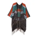 Böhmisches geometrisches Quasten-Cape Detail mit bunten Streifen und weicher Webstoff-Textur. - Quasten Retro Muster Pfauenblau