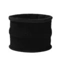 Zwarte warme gebreide nekwarmer detail, dikke gevoerde ronde sjaal voor koude winterdagen. - Zwart