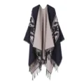 Geometrisches Muster Fransen Poncho Umhang Damen warme Winter Oberbekleidung Cape - Tetris - Marineblau