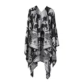 Châle cape tricoté à motif éléphant noir et blanc, poncho ouvert douillet pour femmes. - Éléphants et tournesols - Noir et blanc