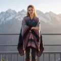 Cape châle en tricot de style ethnique pour femme, vêtement géométrique confortable. - Totem rose et noir