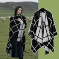Mantella con Cappuccio a Quadri Neri e Bianchi Variante, Scialle Caldo a Blocchi di Colore - Top / 150*130cm / Quadri Grandi Nero