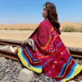 Damen Winter warm ethnisch Stil Strick Schal Cape Mode Fransen Outdoor Decke Oberbekleidung - Bunte Geometrie - Rot