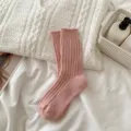 Damen rosa Strick Mittelsocken, weiche gerippte warme Wintersocken für gemütlichen Alltag. - Karminrosa
