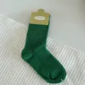 Chaussettes mi-hautes côtelées vertes pour femmes, confortables et respirantes au quotidien. - Taille unique / Vert forêt