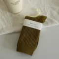 Automne hiver nouvelles femmes chaussettes unies côtelées tube moyen style décontracté - Vert olive