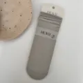 Chaussettes mi-hautes unies en mesh respirant avec revers roulé et étiquette papier. - Gris clair