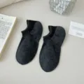Chaussettes courtes gris foncé pour femmes, en coton respirant style plat élégant. - Taille unique / Gris foncé