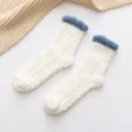 Damen flauschige Korallenfleece Socken, Winter dicke warme Zopfmuster Wadenlange Haussocken. - Einheitsgröße / Milchweiß