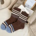 Chaudes chaussettes en laine épaisses et rayées pour femmes, automne hiver cosy. - Taille unique / Café