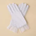 Gants courts en dentelle à pois blancs, accessoires de mariée en tulles et volants. - Taille unique / Blanc avec points blancs