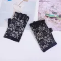 Gants de mariée courts en dentelle noire sans doigts motifs floraux pour fête et mariage. - Taille unique / Noir