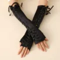 Gants longs sans doigts en satin noir avec design de ruban à lacets pour fêtes et costumes. - Taille unique / Noir