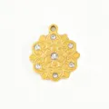 Ciondolo floreale con strass placcato oro 18k in acciaio inox accessorio per gioielli fai da te - Fiore a Volute con Sette Strass