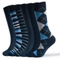 Vue détaillée des chaussettes habillées pour hommes avec motifs losanges et rayures. - L / Multicolore