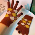 Guanti in maglia touch screen con motivo scozzese marrone da donna, caldi e invernali. - Colore caramello