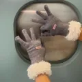 Grey knit winter gloves for women with plush cuffs and touch screen function variant item - Gray