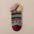 Chaussettes courtes rétro ethniques homme, chaussettes basses coton à rayures colorées. - Taille unique / Chaussettes à pointe rouge foncé