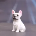 Mini statuetta bulldog francese simpatico modello cane bianco decorazione auto interni - Bulldog bianco in piedi
